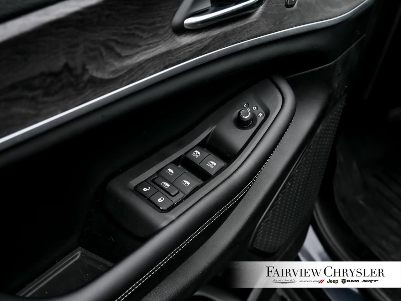 2024 Jeep Grand Cherokee Limited PANO ROOF   LEATHER   NAV   HEATED & COOLE Photo