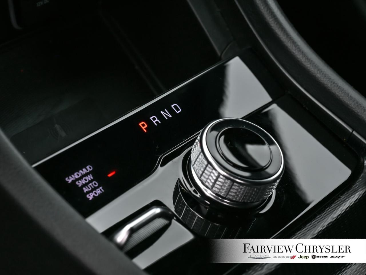 2024 Jeep Grand Cherokee Limited PANO ROOF   LEATHER   NAV   HEATED & COOLE Photo