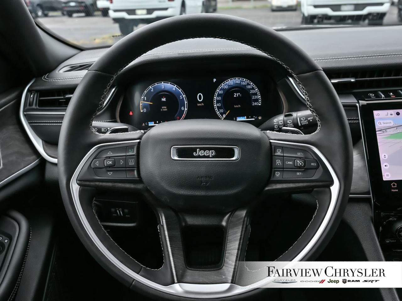 2024 Jeep Grand Cherokee Limited PANO ROOF   LEATHER   NAV   HEATED & COOLE Photo