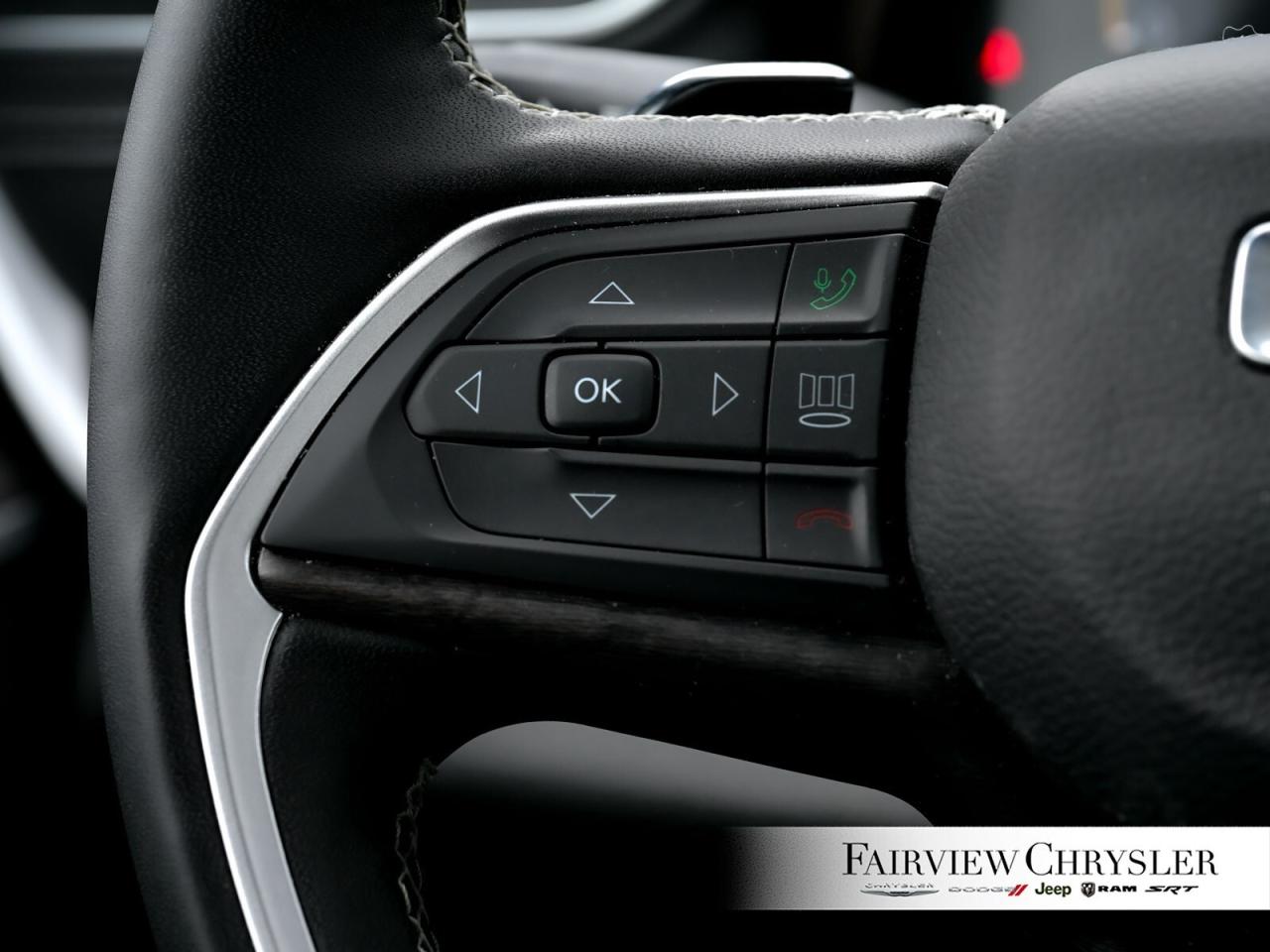 2024 Jeep Grand Cherokee Limited PANO ROOF   LEATHER   NAV   HEATED & COOLE Photo