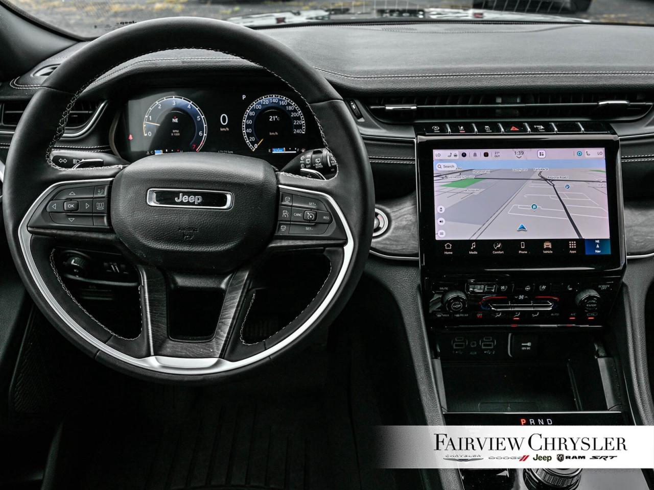 2024 Jeep Grand Cherokee Limited PANO ROOF   LEATHER   NAV   HEATED & COOLE Photo