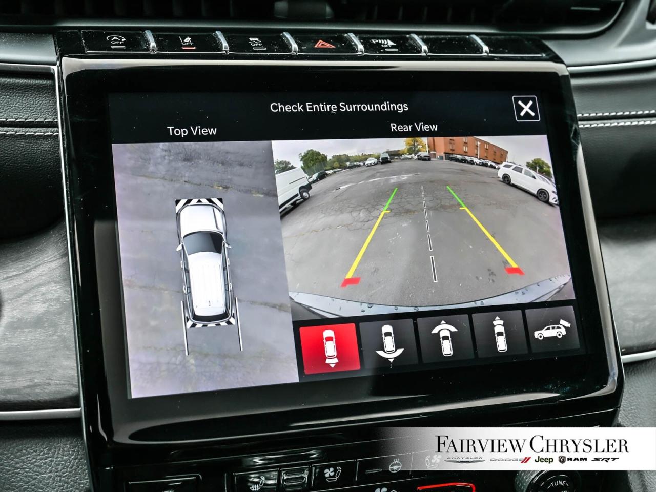 2024 Jeep Grand Cherokee Limited PANO ROOF   LEATHER   NAV   HEATED & COOLE Photo