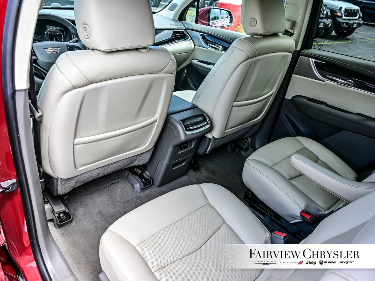 2021 Cadillac XT6 Premium Luxury 6 PASS   SUNROOF   LEATHER   NAV Photo