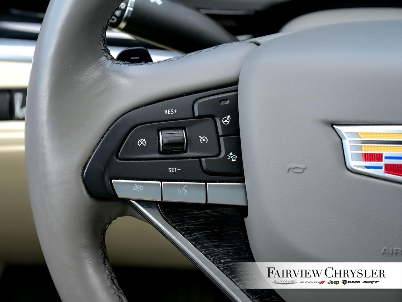 2021 Cadillac XT6 Premium Luxury 6 PASS   SUNROOF   LEATHER   NAV Photo