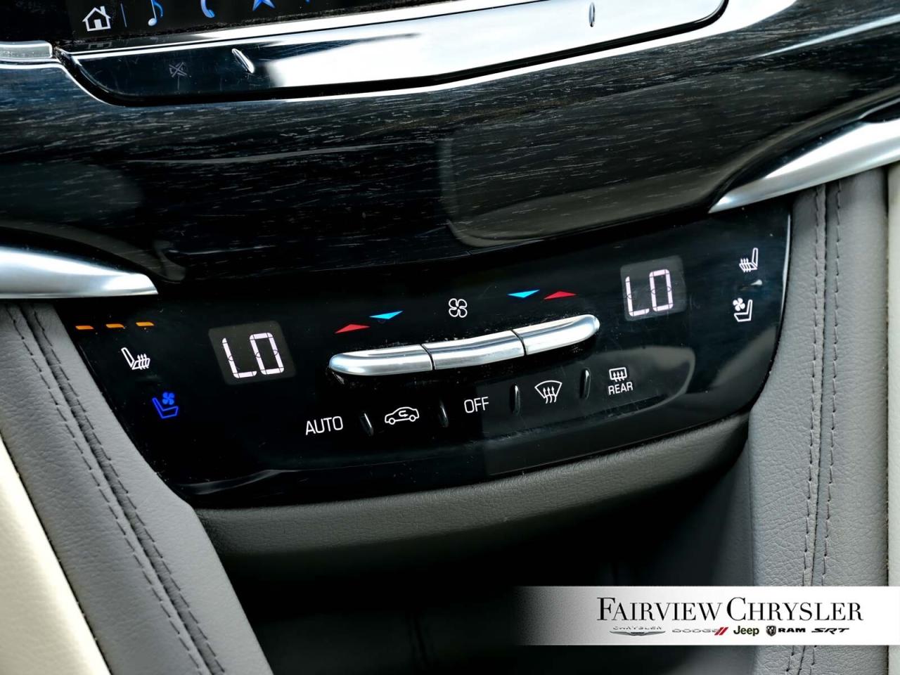 2021 Cadillac XT6 Premium Luxury 6 PASS   SUNROOF   LEATHER   NAV Photo