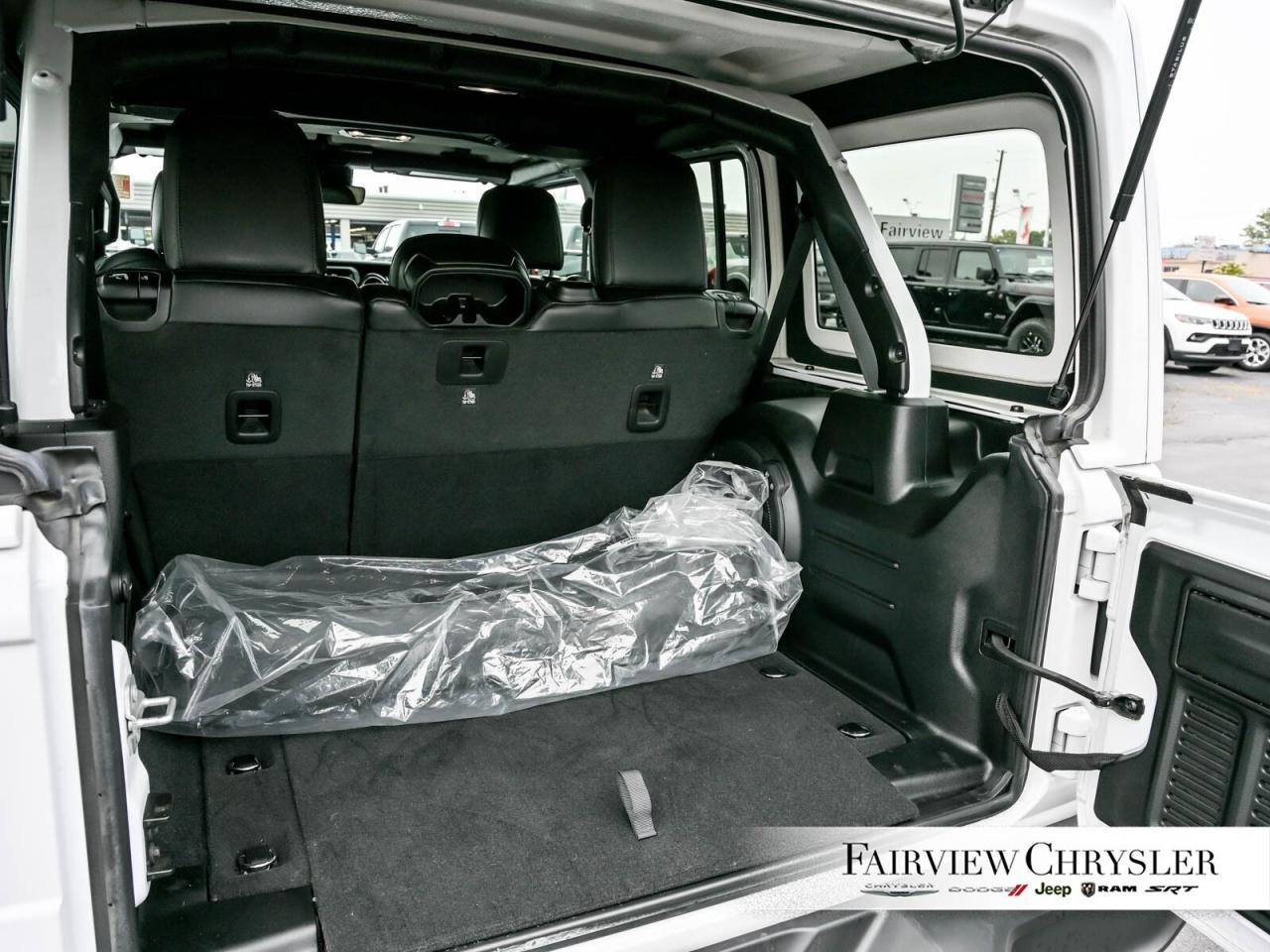 2023 Jeep Wrangler Sahara HEATED SEATS   LEATHER   BLIND SPOT   SAFET Photo