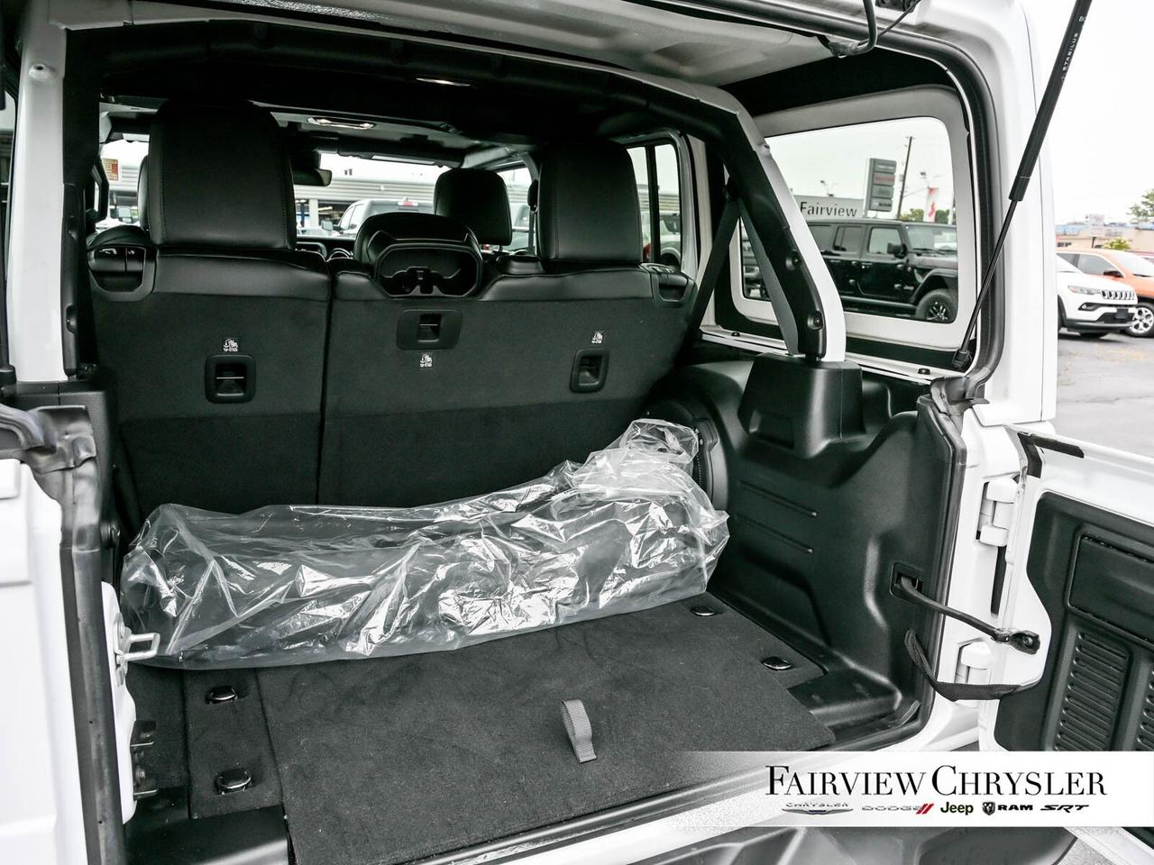 2023 Jeep Wrangler Sahara HEATED SEATS   LEATHER   BLIND SPOT   SAFET Photo