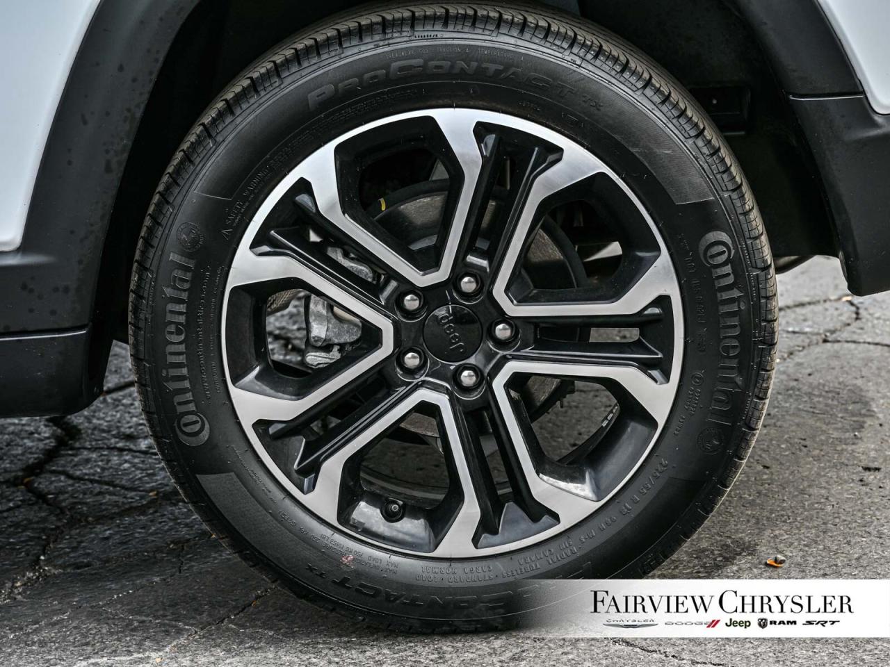 2024 Jeep Compass Limited 4X4   BLIND SPOT   CARPLAY   HEATED SEATS Photo