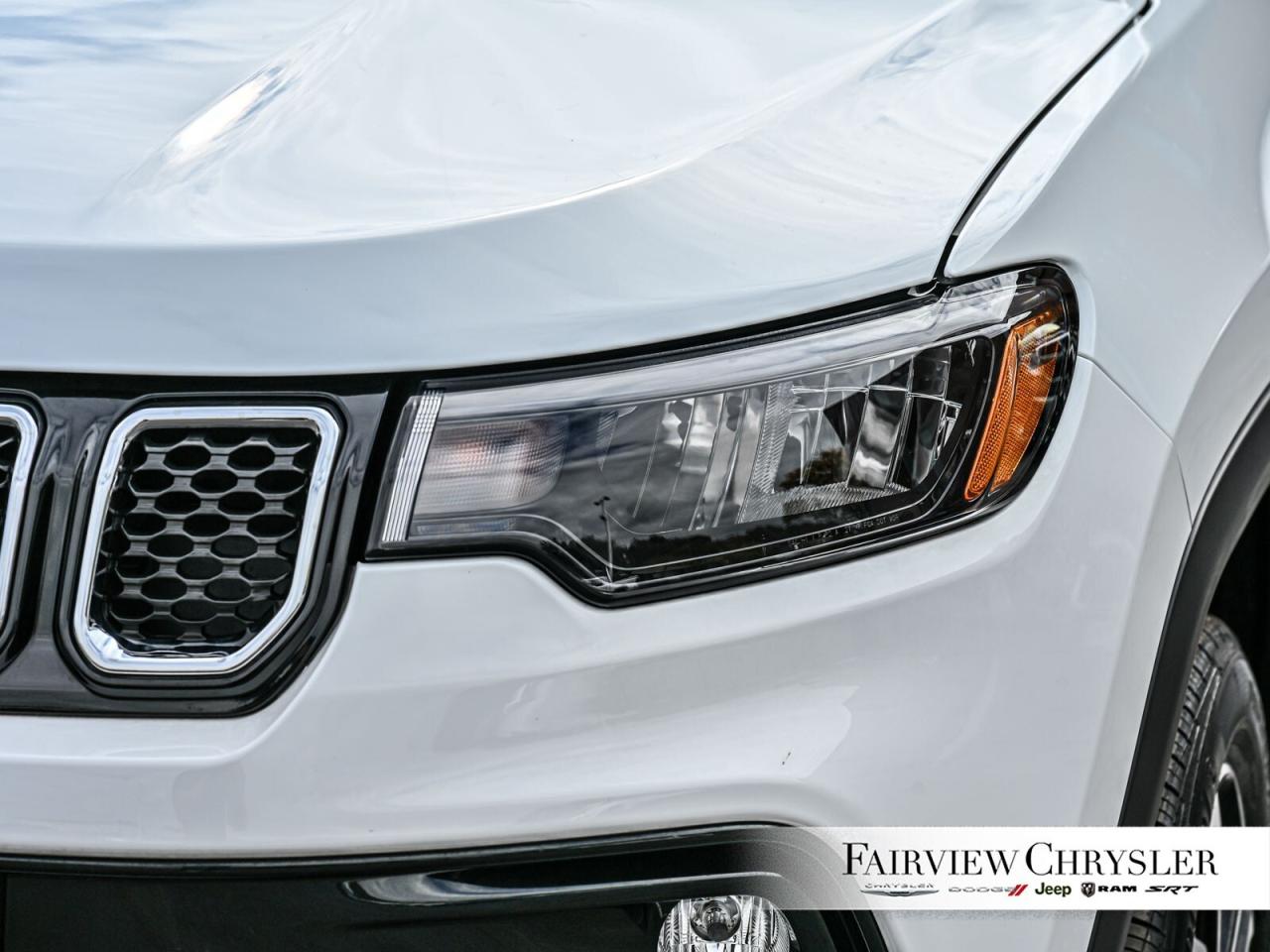 2024 Jeep Compass Limited 4X4   BLIND SPOT   CARPLAY   HEATED SEATS Photo