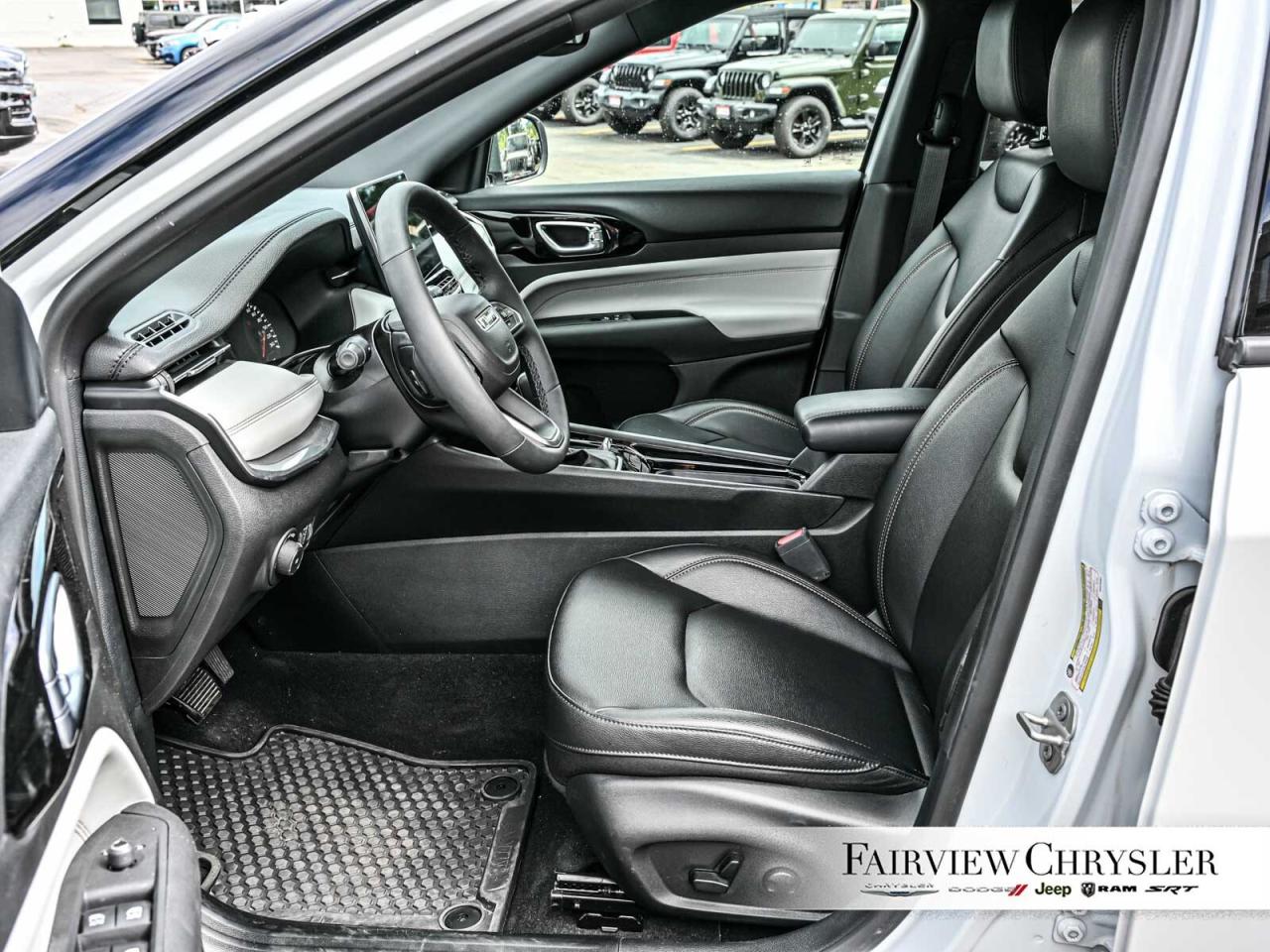 2024 Jeep Compass Limited 4X4   BLIND SPOT   CARPLAY   HEATED SEATS Photo