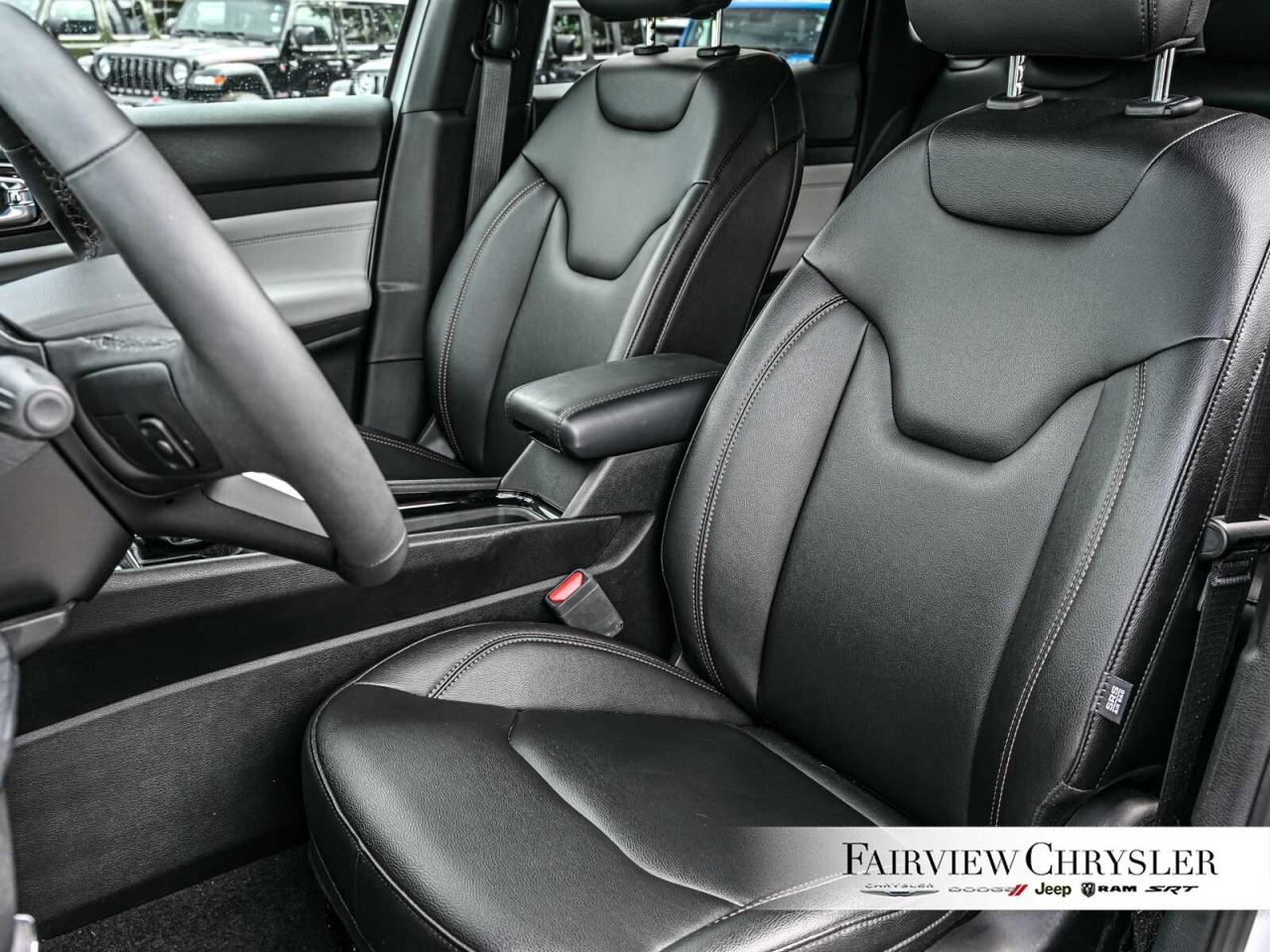 2024 Jeep Compass Limited 4X4   BLIND SPOT   CARPLAY   HEATED SEATS Photo