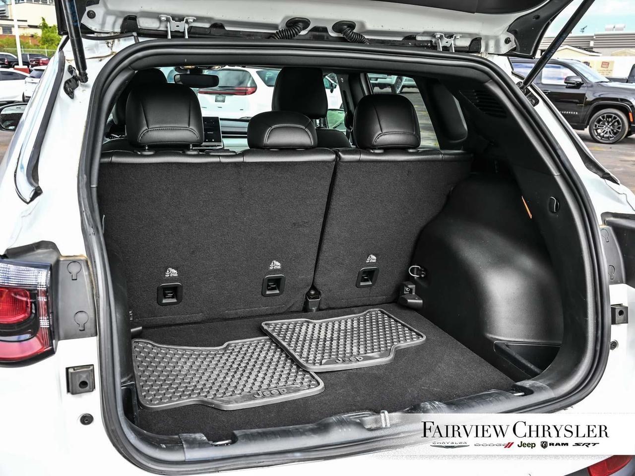 2024 Jeep Compass Limited 4X4   BLIND SPOT   CARPLAY   HEATED SEATS Photo4