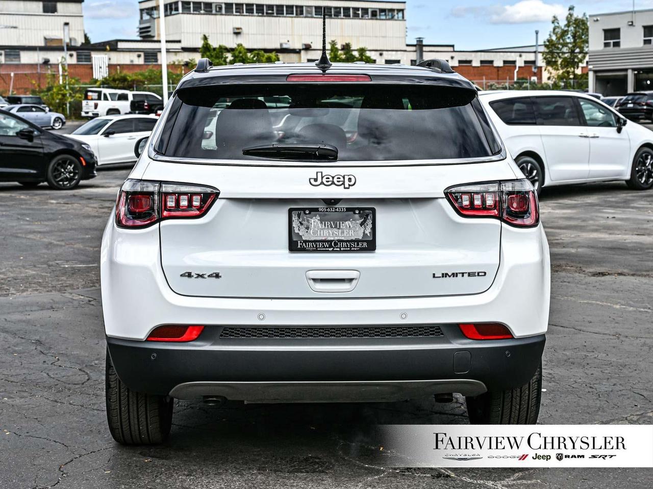 2024 Jeep Compass Limited 4X4   BLIND SPOT   CARPLAY   HEATED SEATS Photo