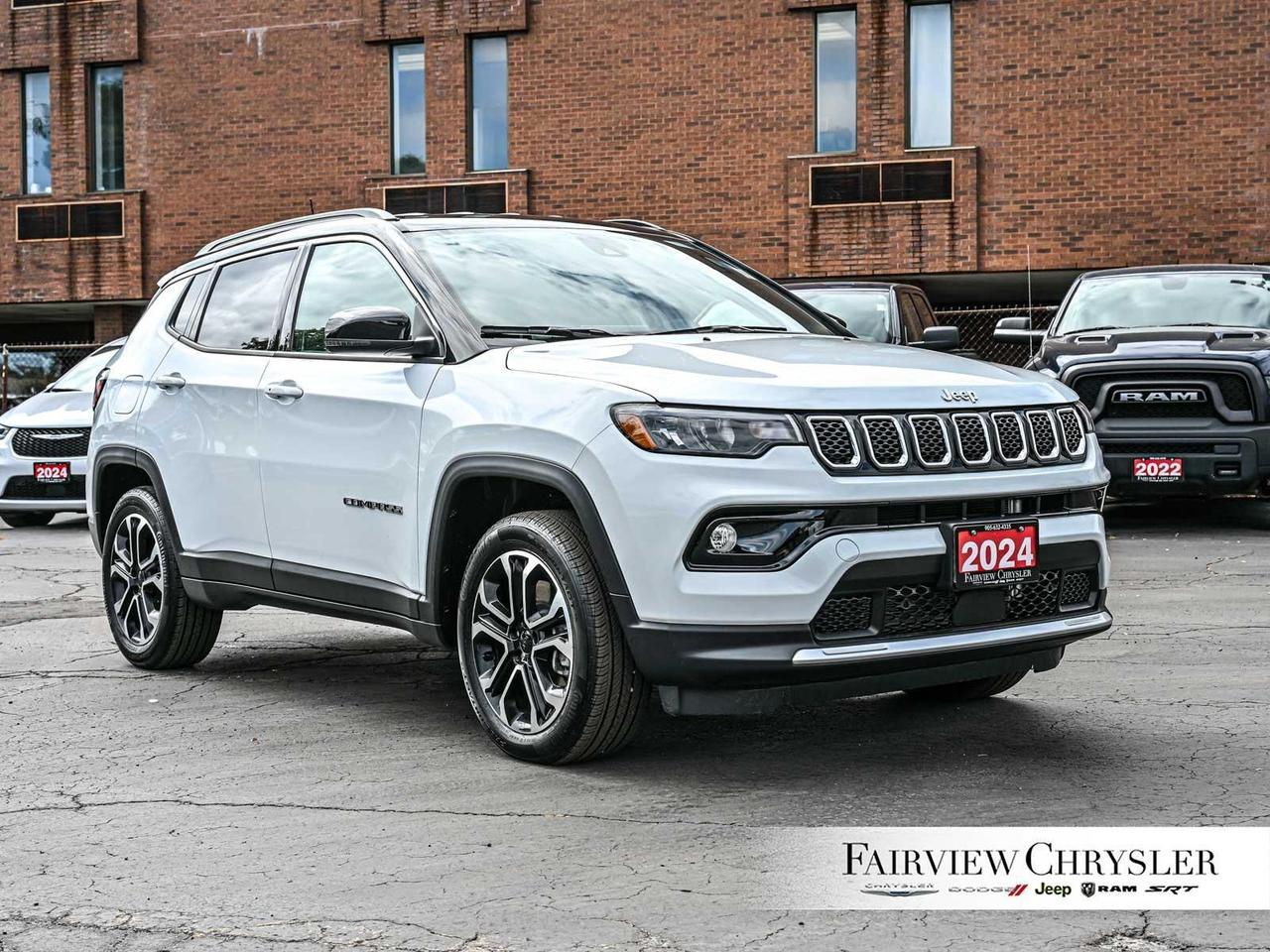 2024 Jeep Compass Limited 4X4   BLIND SPOT   CARPLAY   HEATED SEATS Photo
