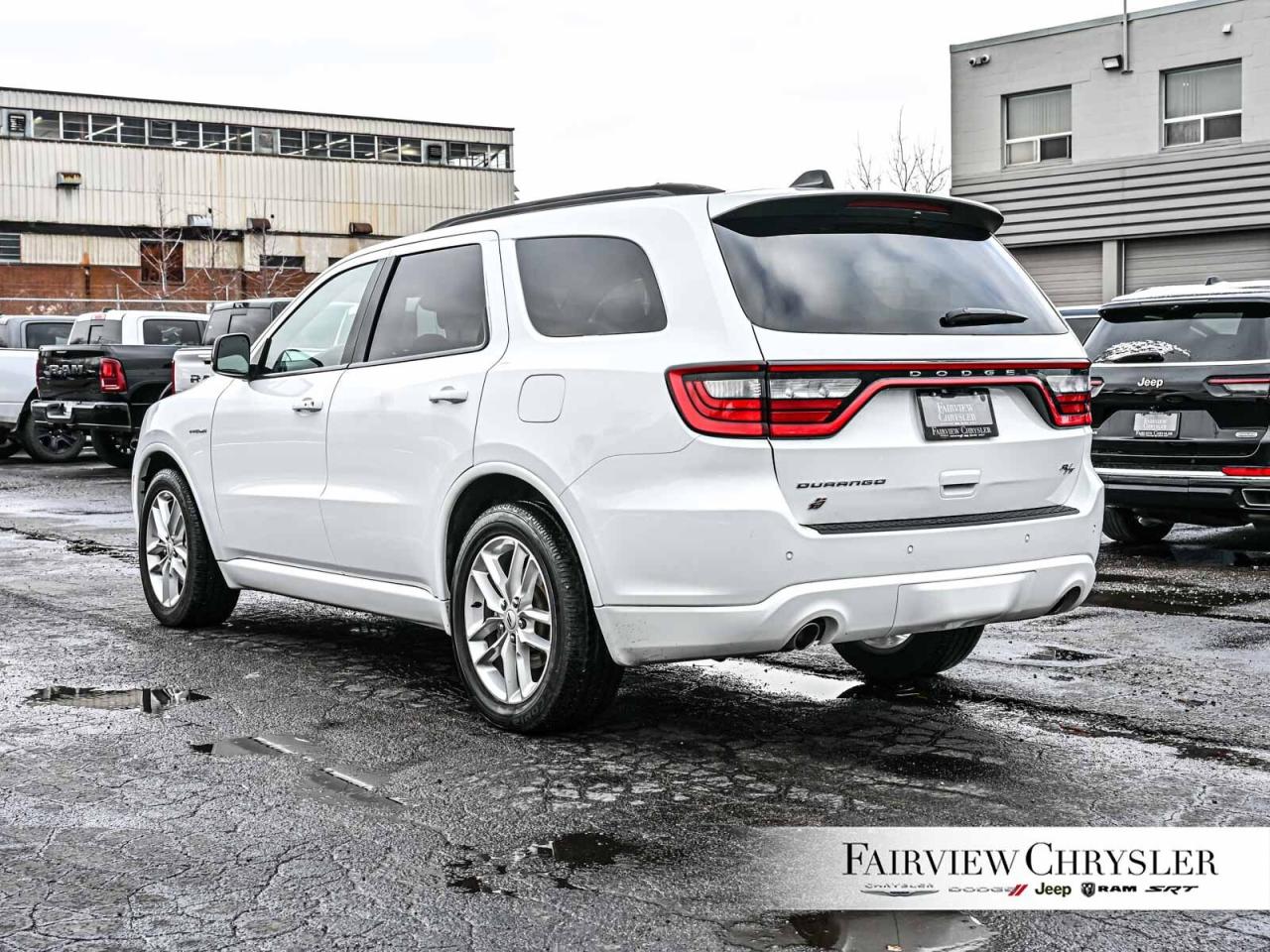 2025 Dodge Durango R/T SUNROOF   NAV   LEAHTER   BLIND SPOT   TOW PKG Photo