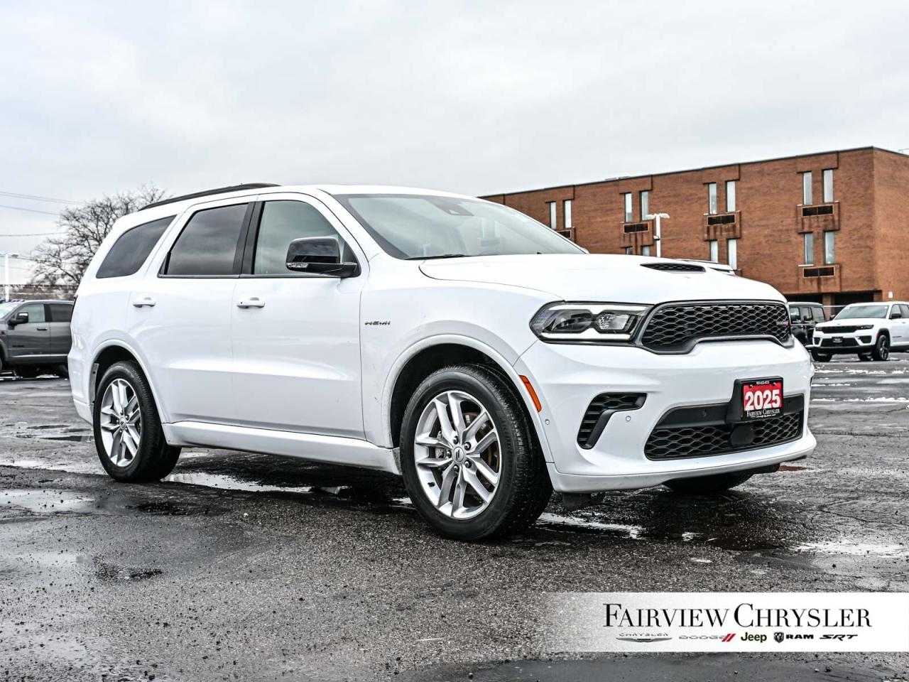 2025 Dodge Durango R/T SUNROOF   NAV   LEAHTER   BLIND SPOT   TOW PKG Photo