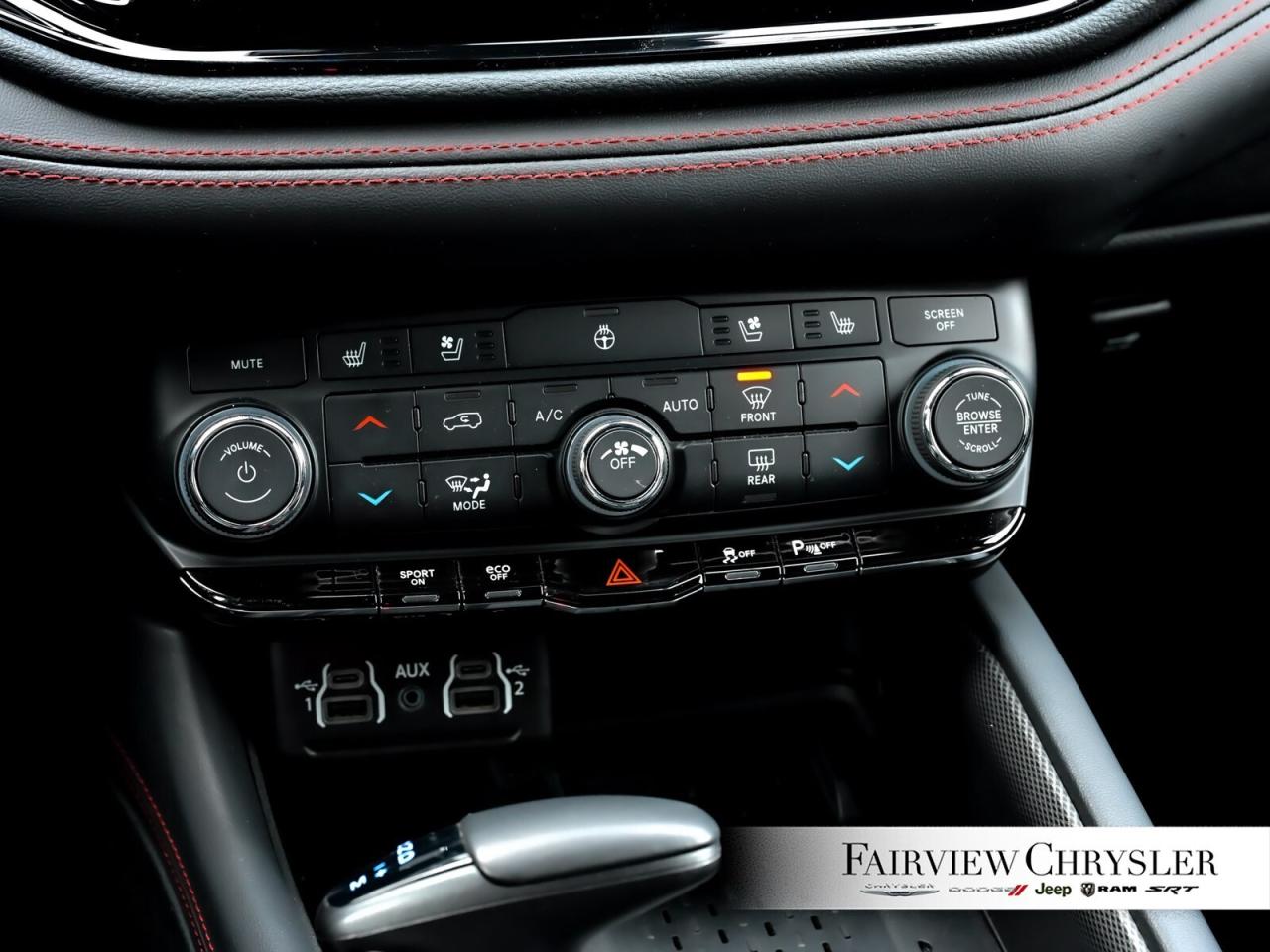 2025 Dodge Durango R/T SUNROOF   NAV   LEAHTER   BLIND SPOT   TOW PKG Photo