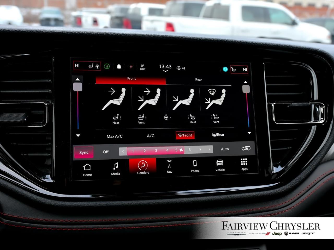 2025 Dodge Durango R/T SUNROOF   NAV   LEAHTER   BLIND SPOT   TOW PKG Photo