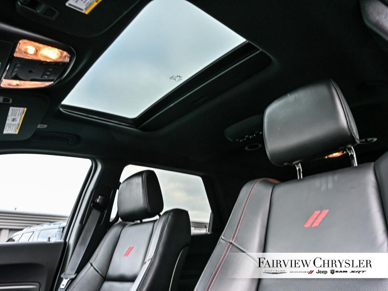 2025 Dodge Durango R/T SUNROOF   NAV   LEAHTER   BLIND SPOT   TOW PKG Photo