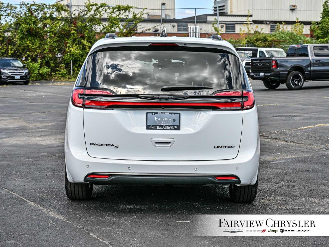 2024 Chrysler Pacifica Limited   S APPEARANCE   BLIND SPOT   PANO ROOF Photo4
