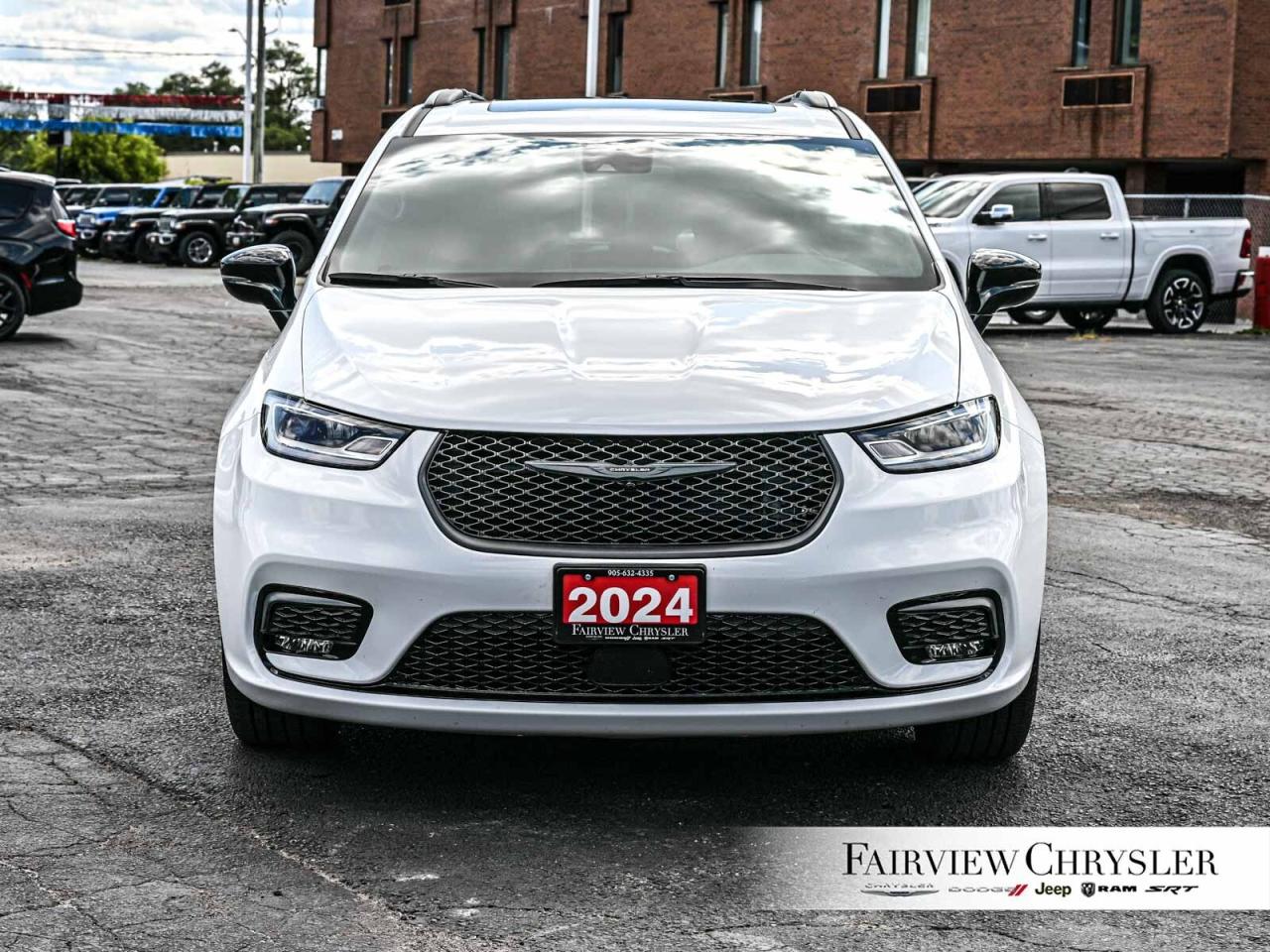 2024 Chrysler Pacifica Limited   S APPEARANCE   BLIND SPOT   PANO ROOF Photo