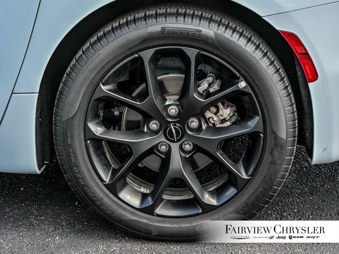 2024 Chrysler Pacifica Limited   S APPEARANCE   BLIND SPOT   PANO ROOF Photo
