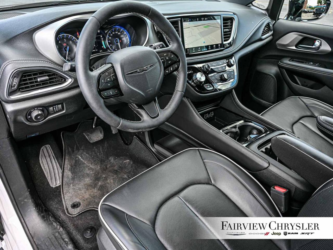 2024 Chrysler Pacifica Limited   S APPEARANCE   BLIND SPOT   PANO ROOF Photo