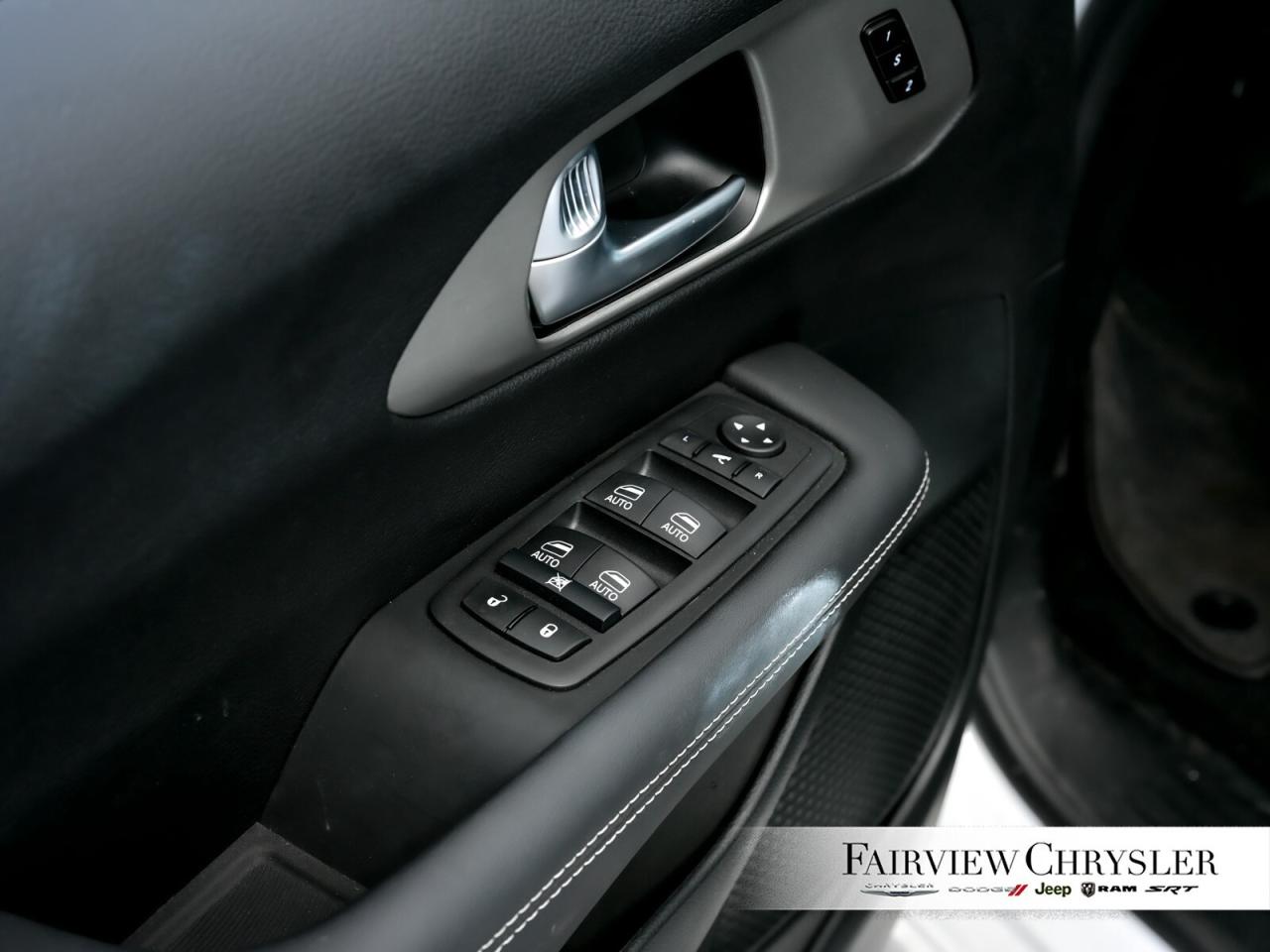 2024 Chrysler Pacifica Limited   S APPEARANCE   BLIND SPOT   PANO ROOF Photo