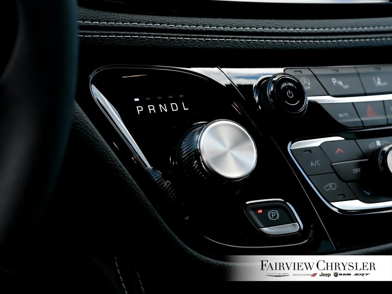 2024 Chrysler Pacifica Limited   S APPEARANCE   BLIND SPOT   PANO ROOF Photo