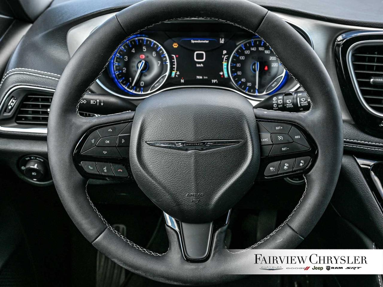 2024 Chrysler Pacifica Limited   S APPEARANCE   BLIND SPOT   PANO ROOF Photo