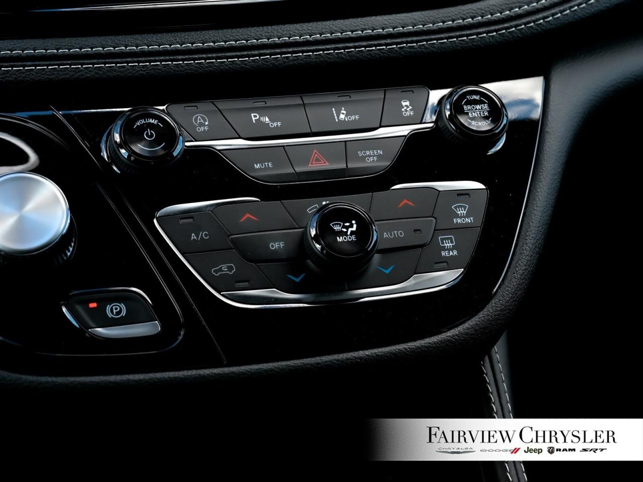 2024 Chrysler Pacifica Limited   S APPEARANCE   BLIND SPOT   PANO ROOF Photo