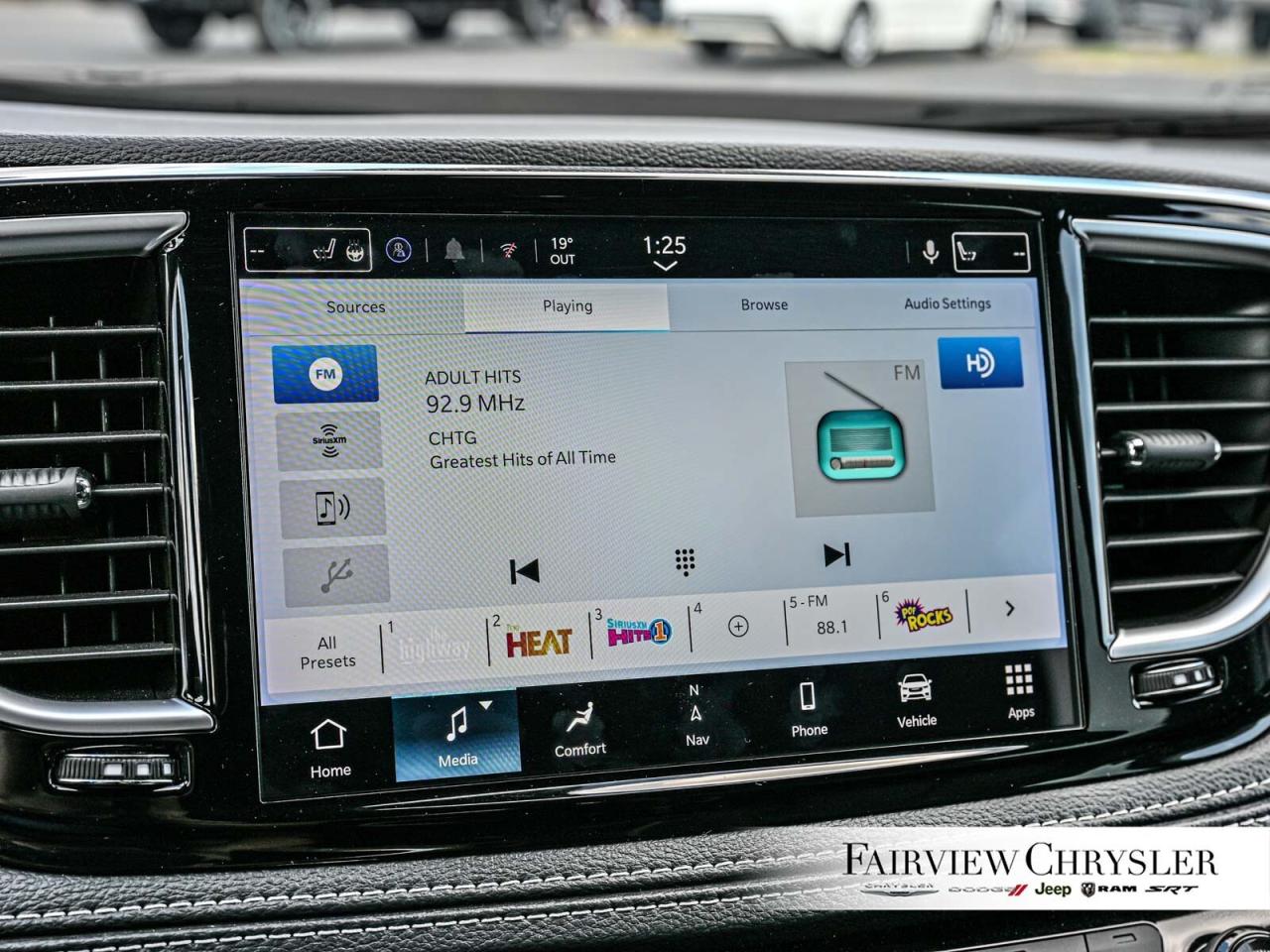 2024 Chrysler Pacifica Limited   S APPEARANCE   BLIND SPOT   PANO ROOF Photo