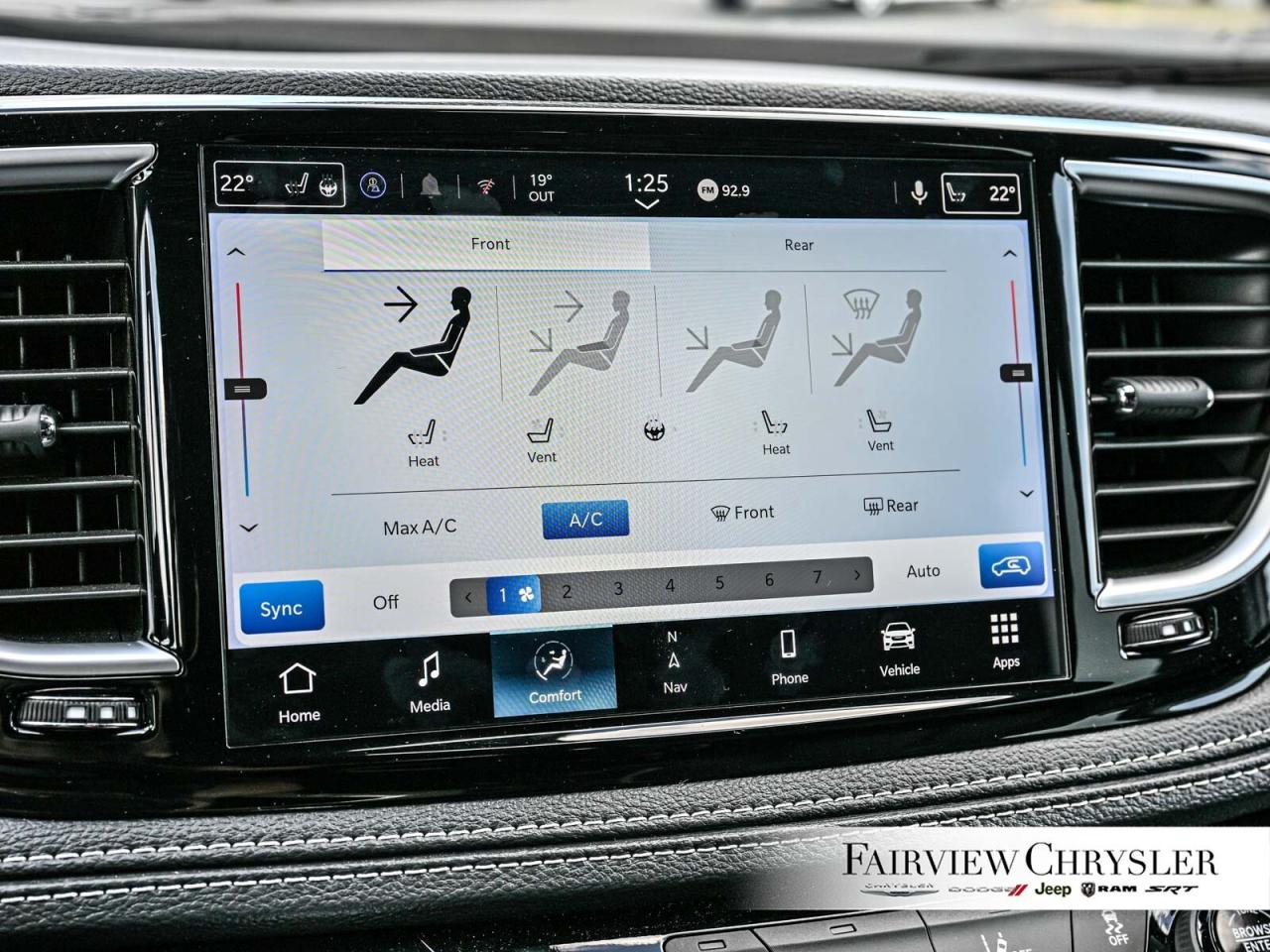 2024 Chrysler Pacifica Limited   S APPEARANCE   BLIND SPOT   PANO ROOF Photo