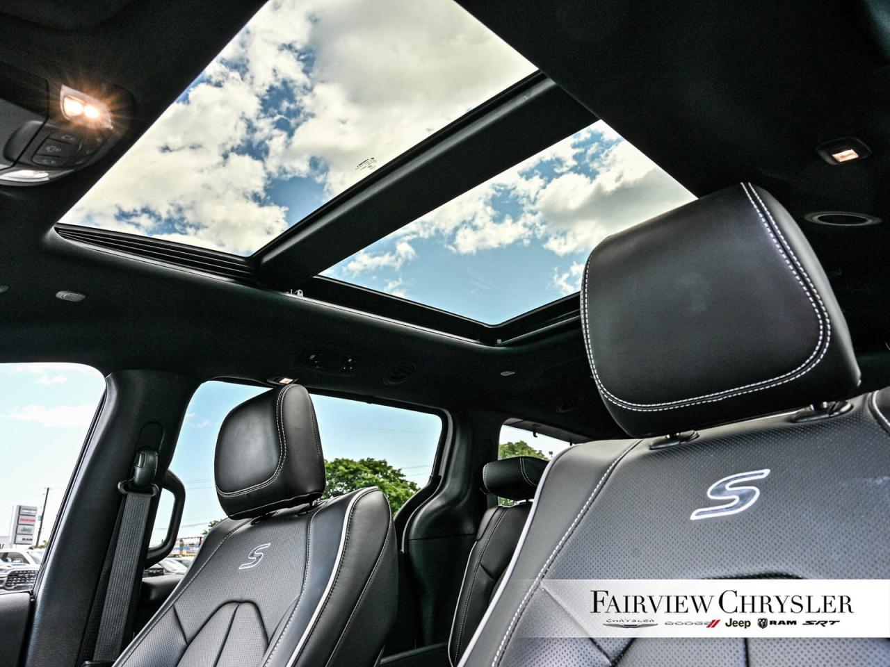 2024 Chrysler Pacifica Limited   S APPEARANCE   BLIND SPOT   PANO ROOF Photo