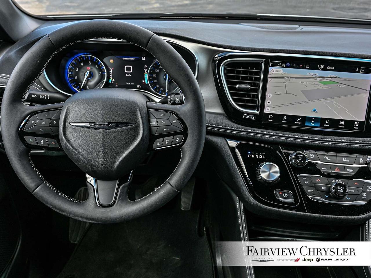 2024 Chrysler Pacifica Limited   S APPEARANCE   BLIND SPOT   PANO ROOF Photo