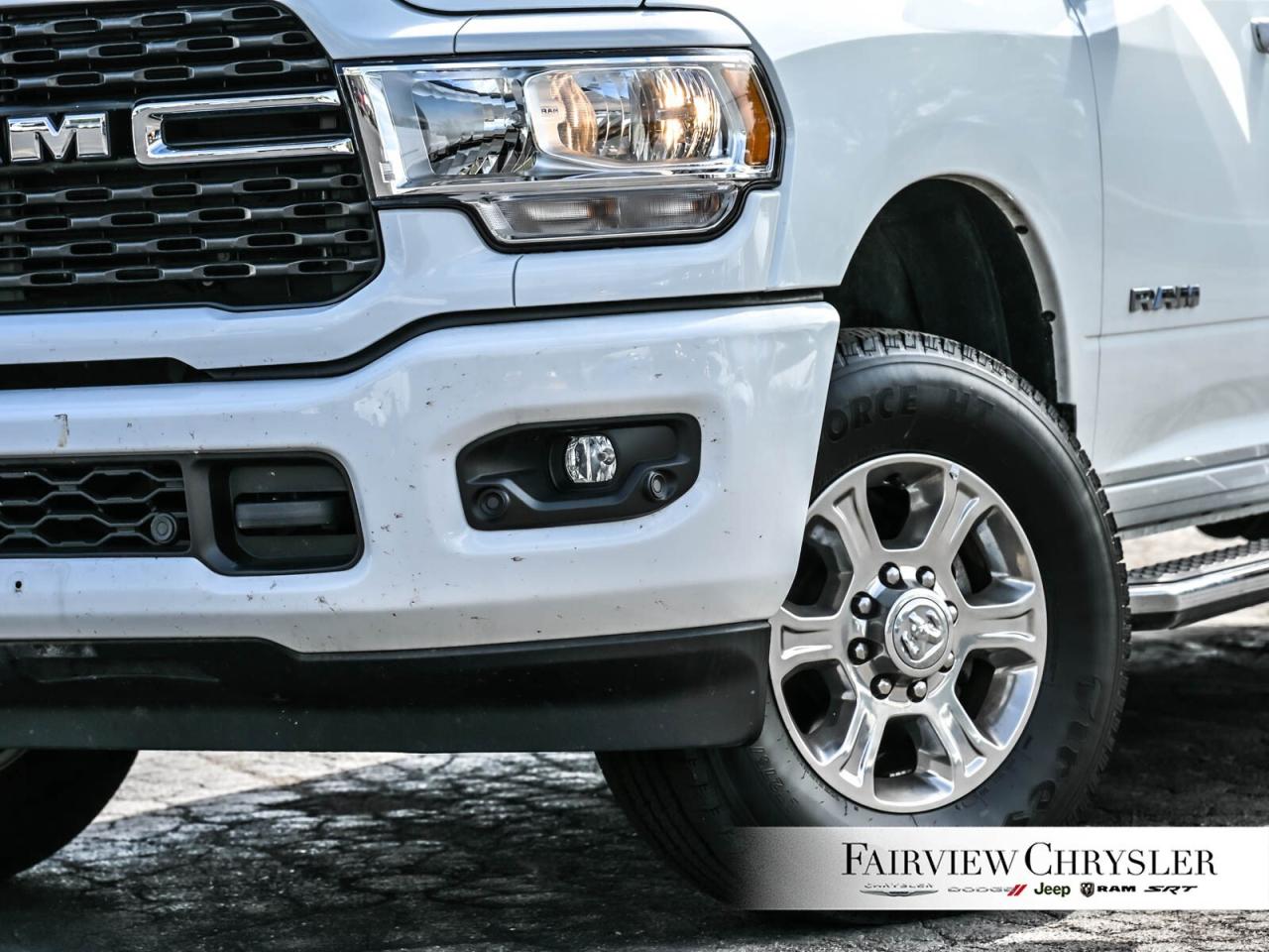 2023 RAM 3500 Big Horn HEMI   8FT BOX   NAV   CARPLAY   SPRAY IN Photo