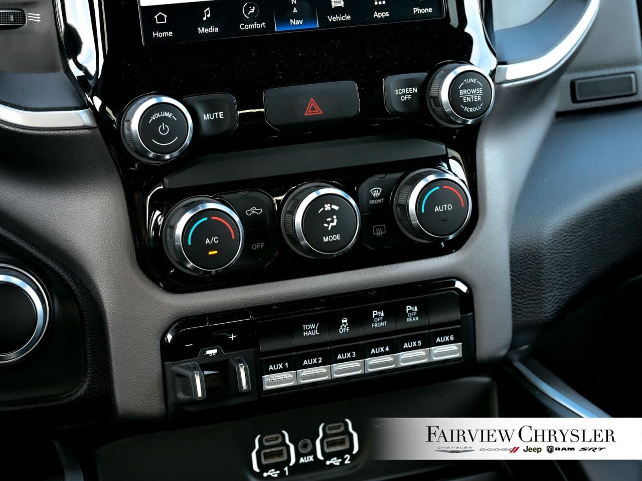 2023 RAM 3500 Big Horn HEMI   8FT BOX   NAV   CARPLAY   SPRAY IN Photo