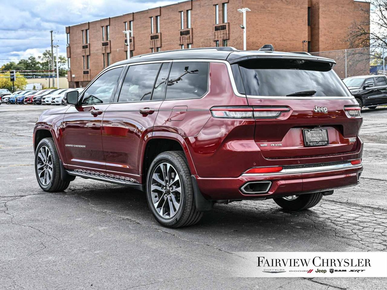 2022 Jeep Grand Cherokee L Overland 5.7 HEMI   NAV   LEATHER   PANO ROOF   MC Photo3