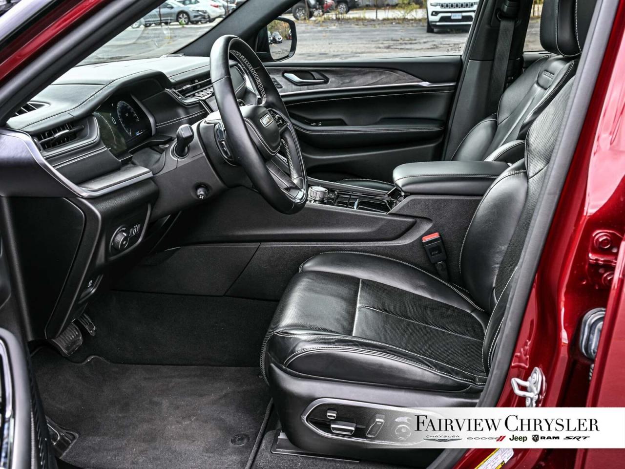 2022 Jeep Grand Cherokee L Overland 5.7 HEMI   NAV   LEATHER   PANO ROOF   MC Photo