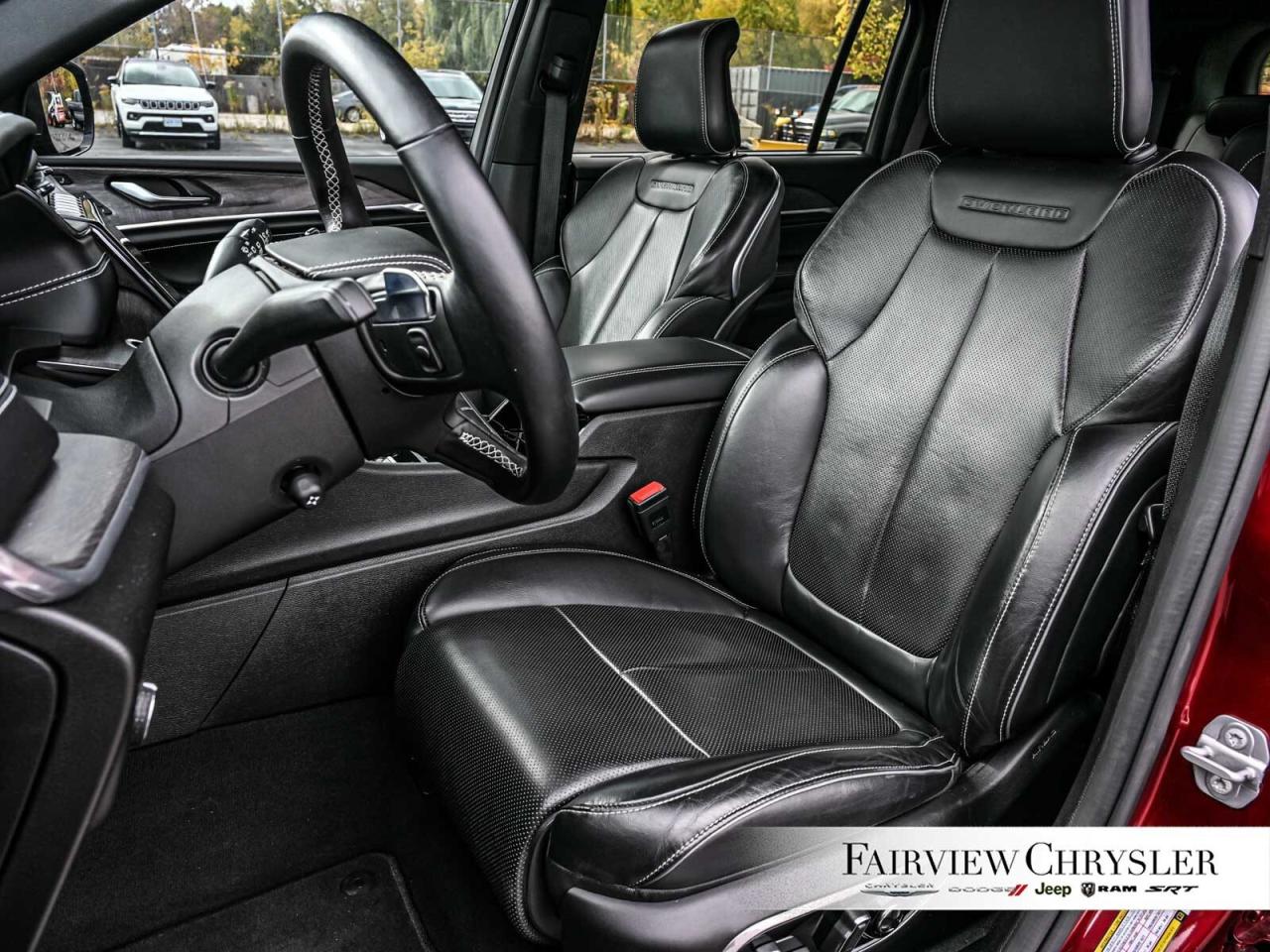 2022 Jeep Grand Cherokee L Overland 5.7 HEMI   NAV   LEATHER   PANO ROOF   MC Photo