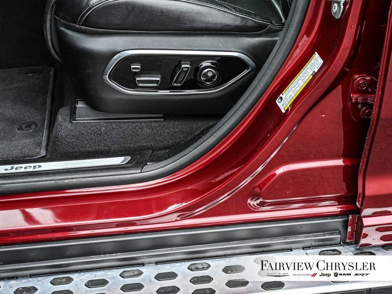 2022 Jeep Grand Cherokee L Overland 5.7 HEMI   NAV   LEATHER   PANO ROOF   MC Photo