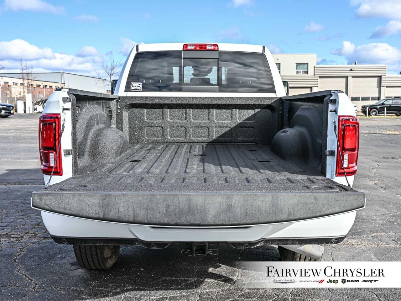 2025 RAM 2500 Laramie 5TH WHEEL   6.7 DIESEL   6 PASS   CARPLAY Photo