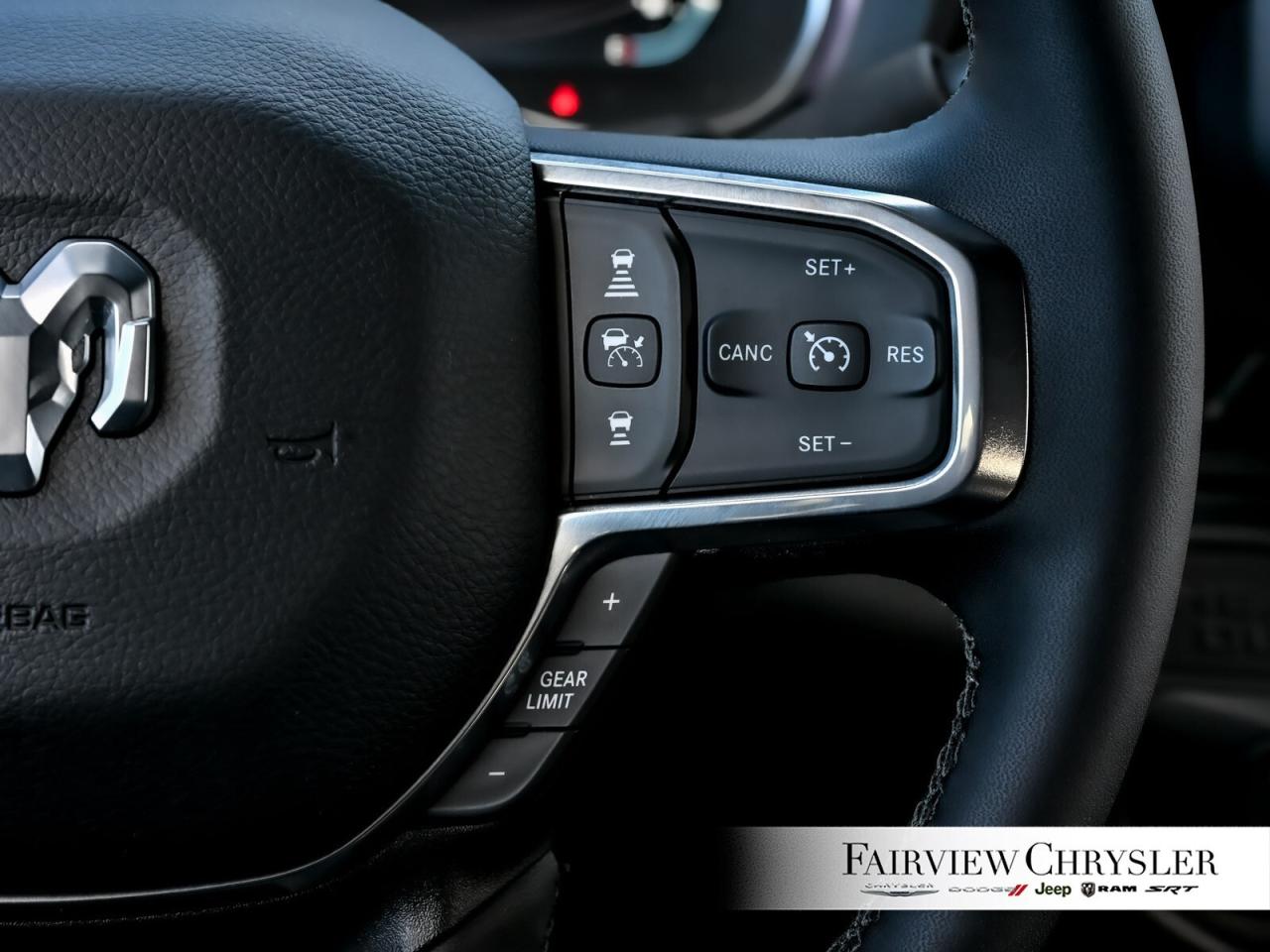 2025 RAM 2500 Laramie 5TH WHEEL   6.7 DIESEL   6 PASS   CARPLAY Photo