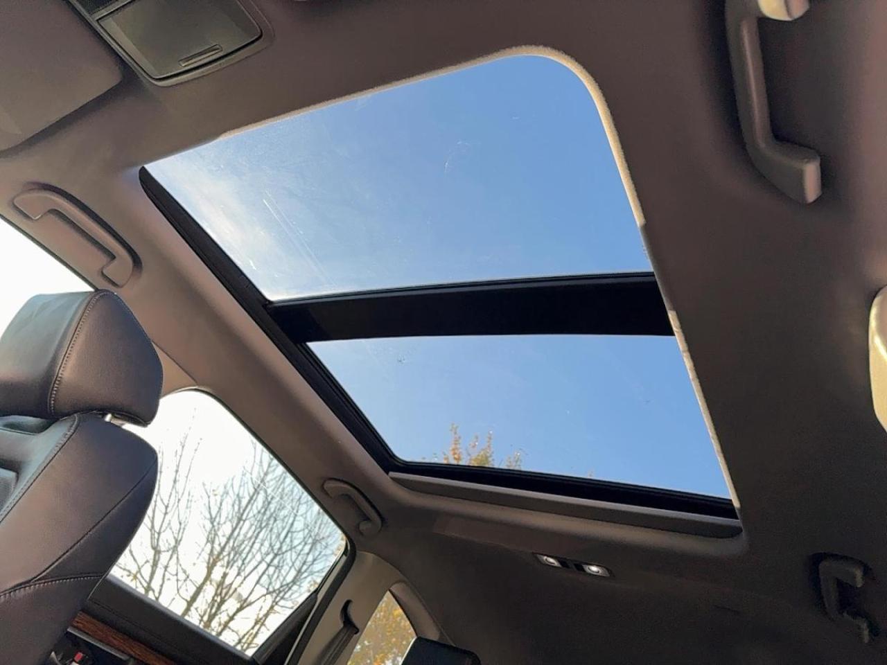 2018 Honda CR-V Touring AWD MoonRoof Leather Navi Photo