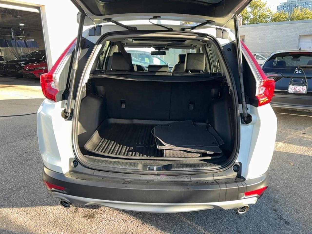 2018 Honda CR-V Touring AWD MoonRoof Leather Navi Photo