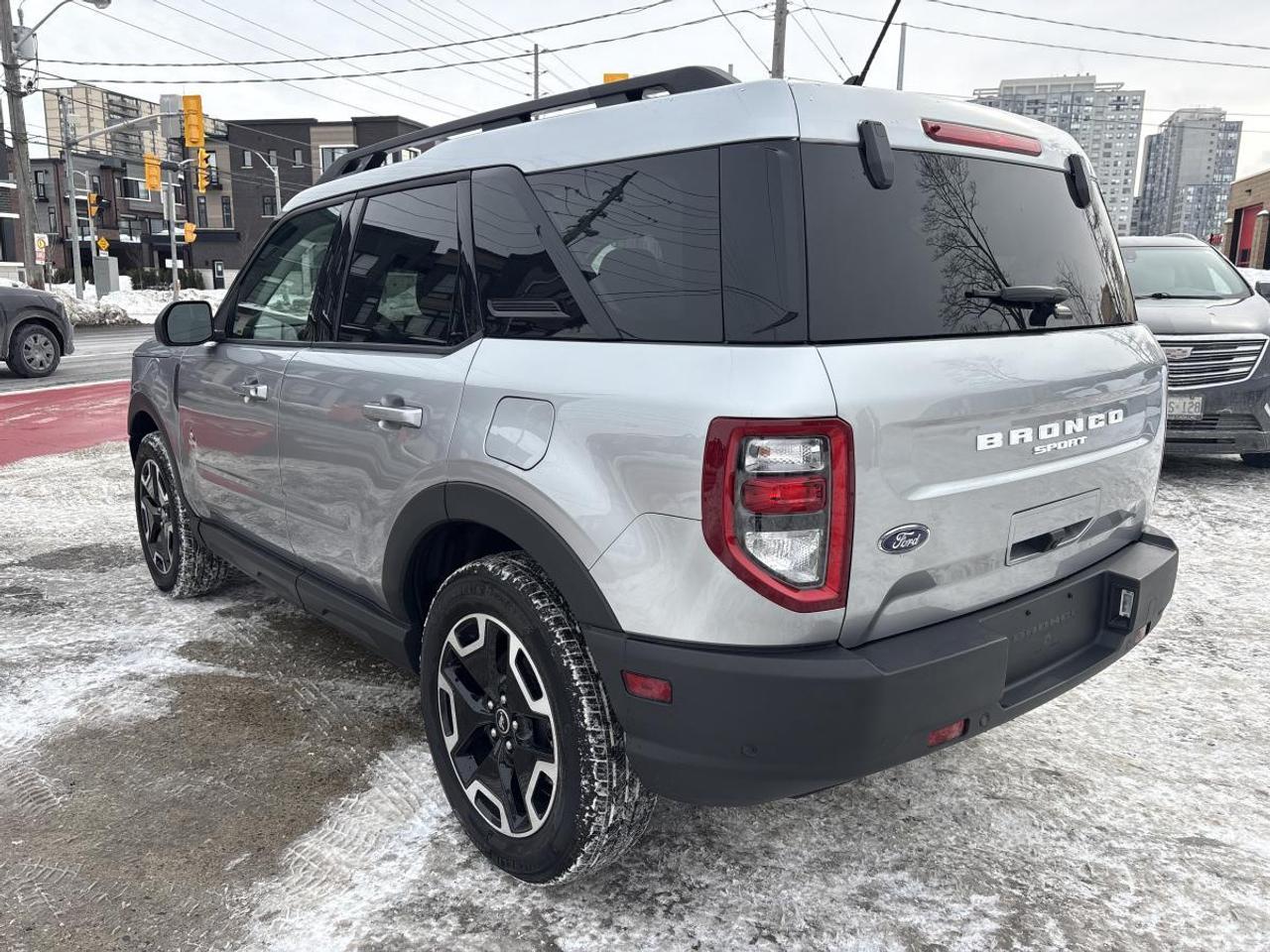 2023 Ford Bronco Sport Outer Banks 4WD Photo3