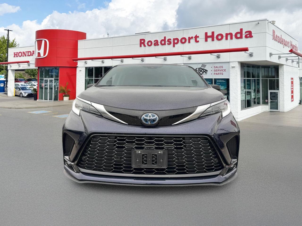 2024 Toyota Sienna XSE AWD Hybrid Photo