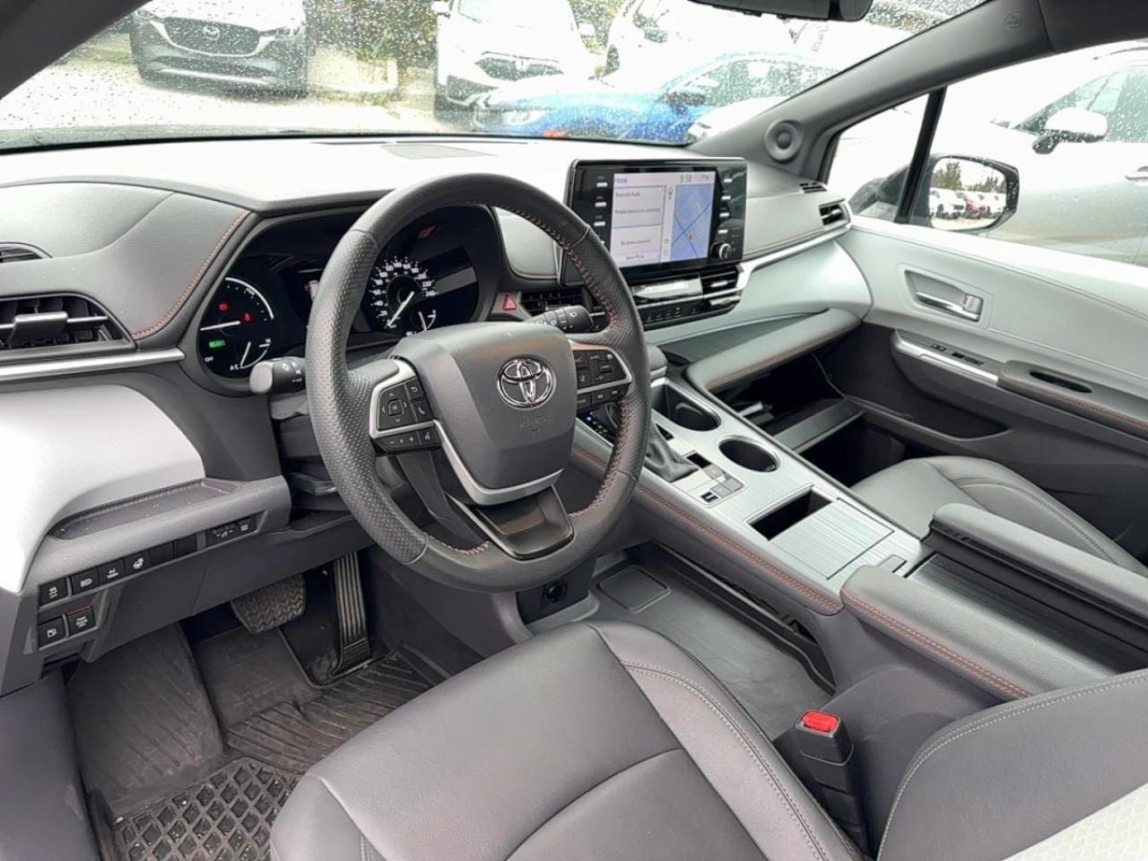 2024 Toyota Sienna XSE AWD Hybrid Photo