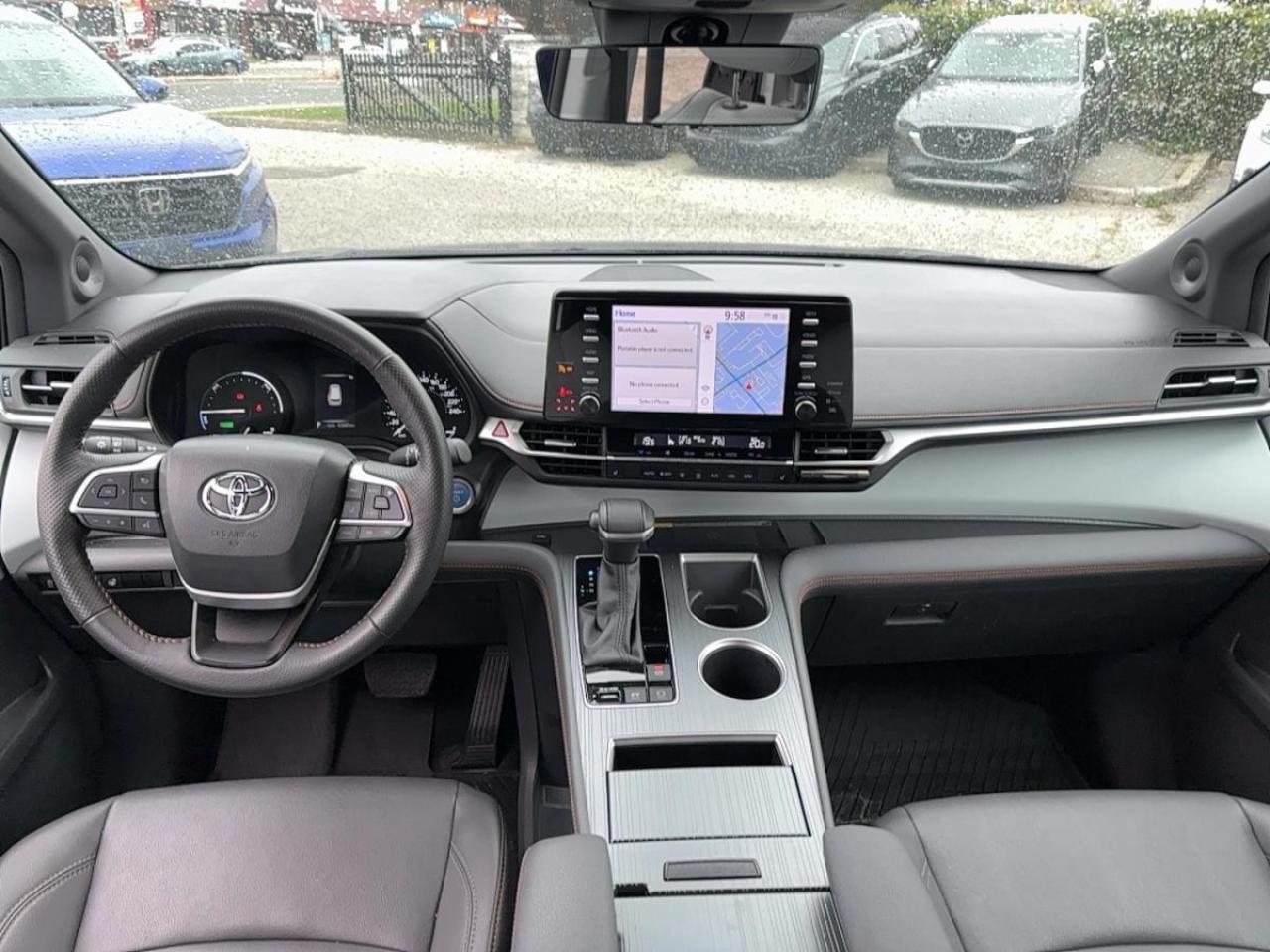 2024 Toyota Sienna XSE AWD Hybrid Photo