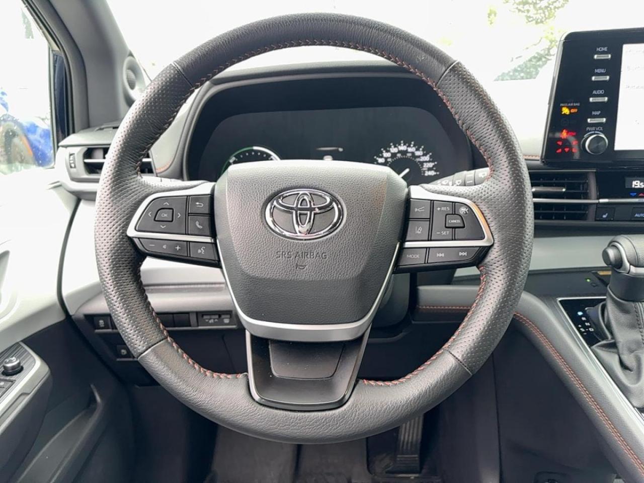 2024 Toyota Sienna XSE AWD Hybrid Photo